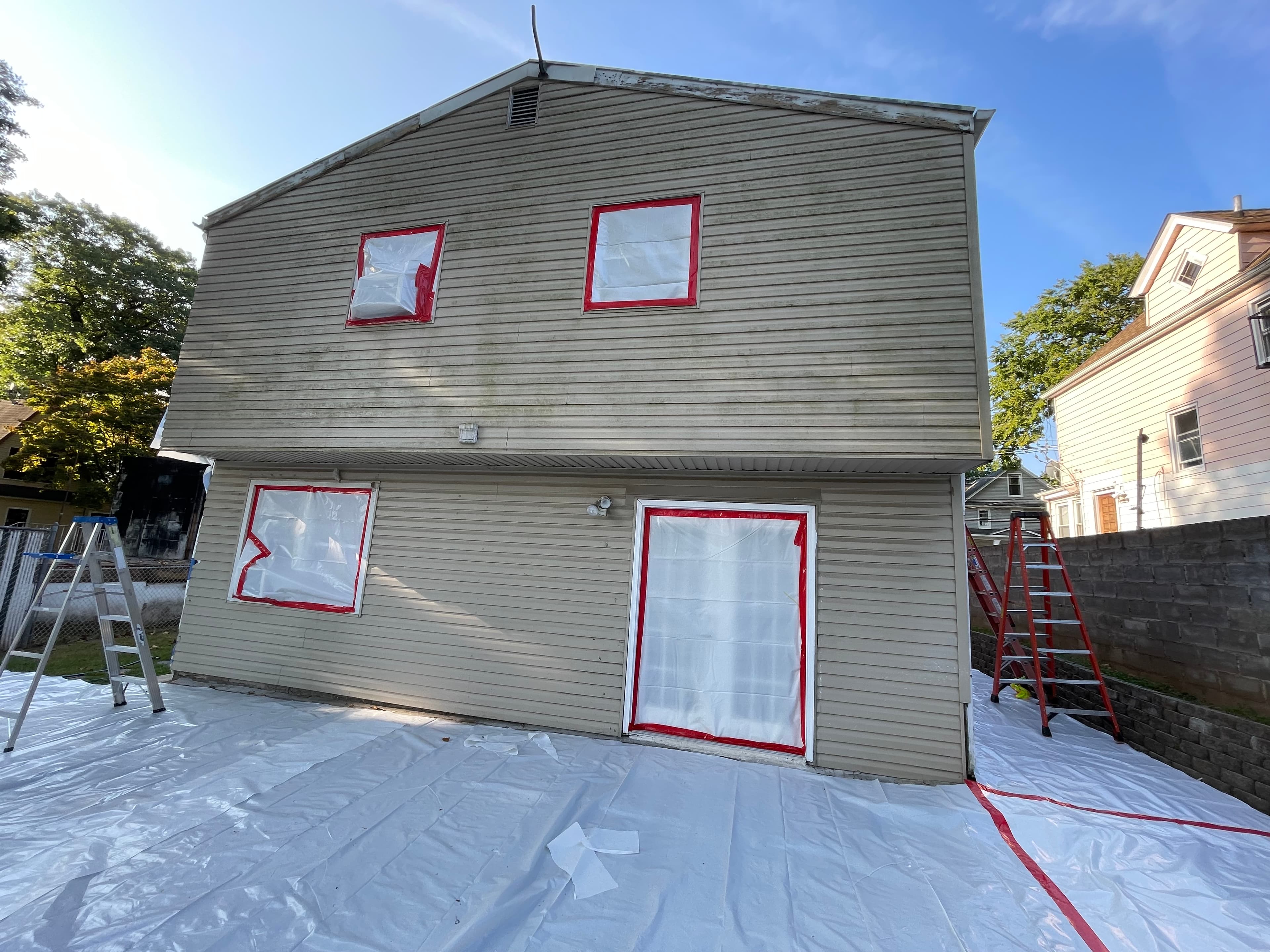 Asbestos siding removal