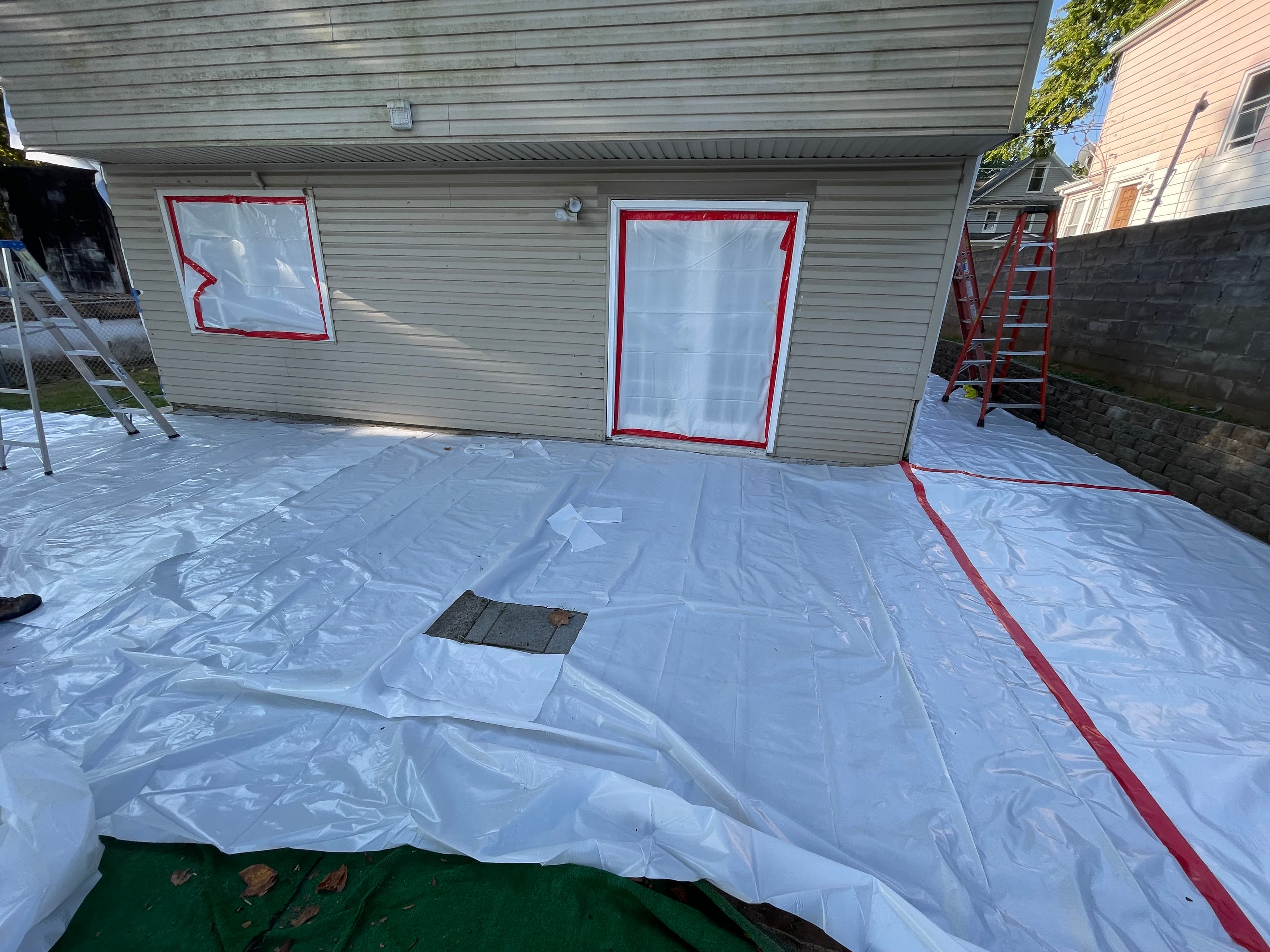 Asbestos siding removal