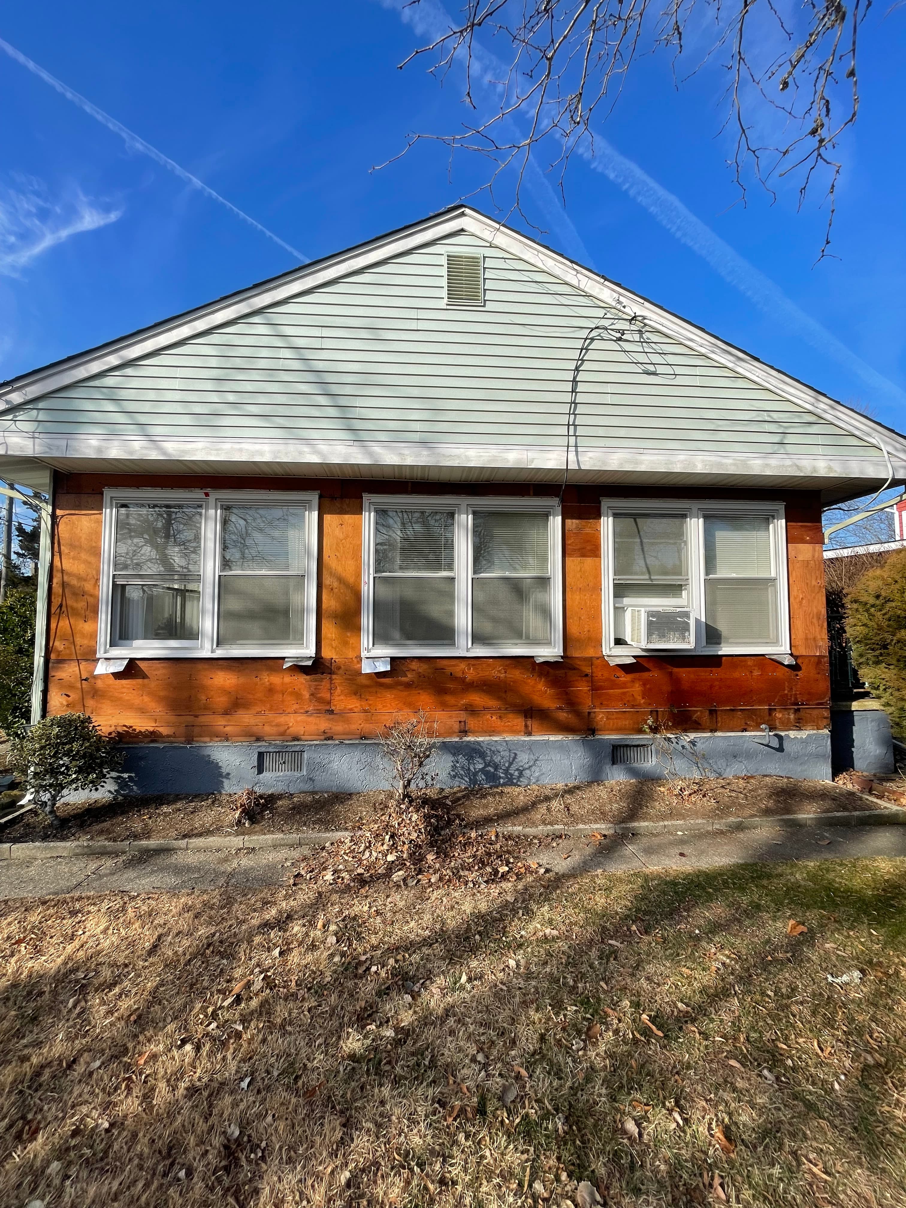 Asbestos siding removal